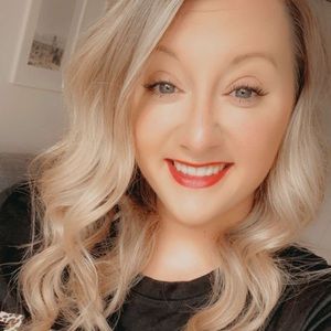 Meet your Posher, Whitney